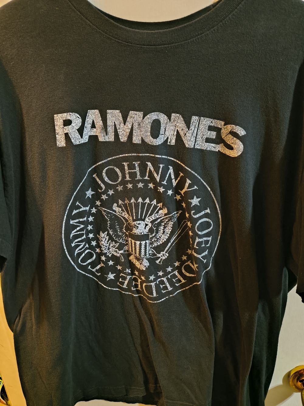 Ramones Men's Black Graphic Short Sleeve Tee